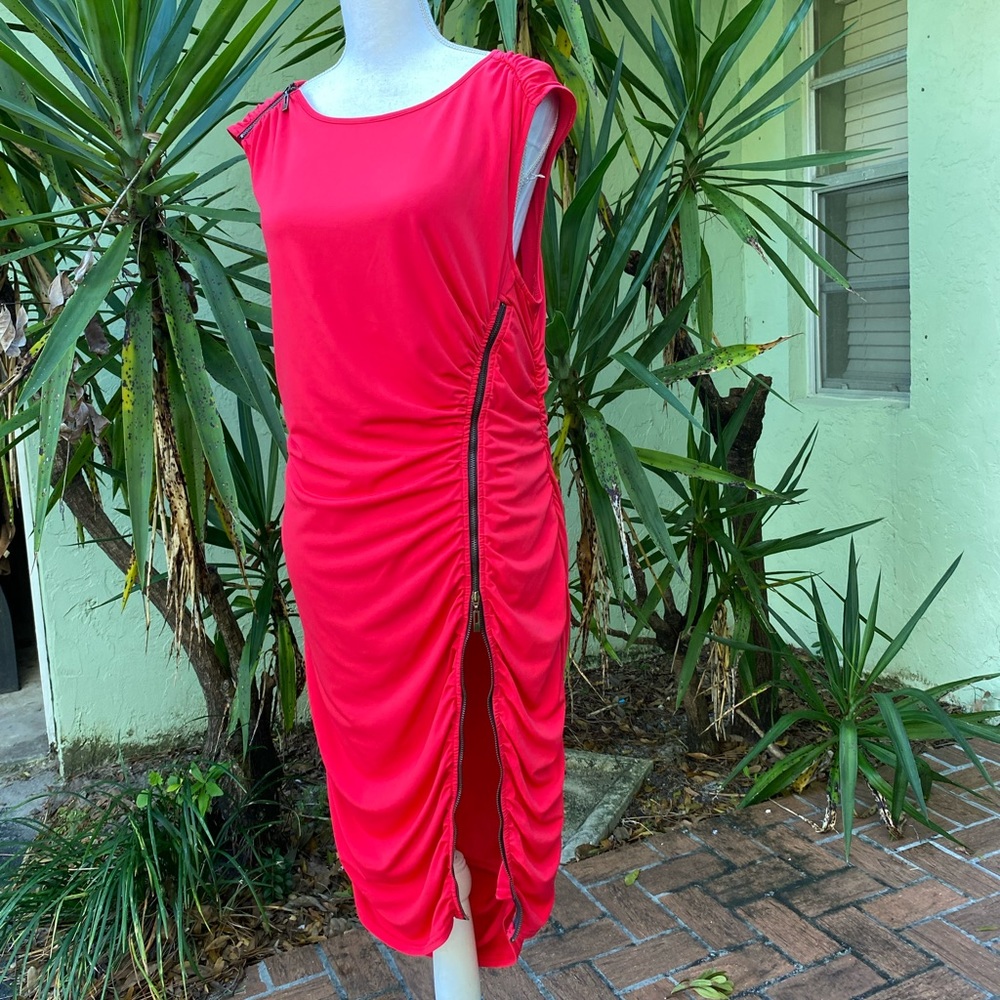 Red Dress side zipper Slit Ruched - Picture 8 of 9